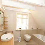 Holiday home Hues Tinchen Nieblum