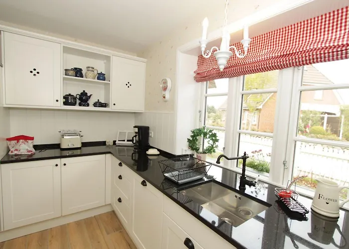 Semesterbostad Hues Tinchen