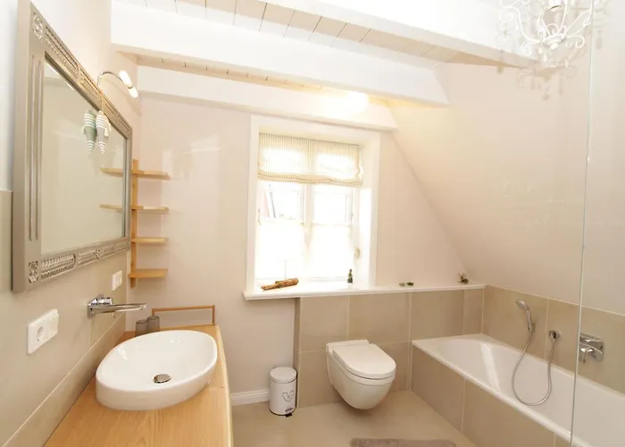 Semesterbostad Hues Tinchen Nieblum